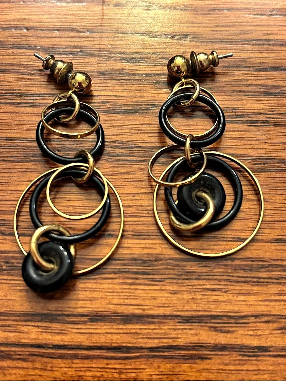 Black & Gold Dangle Earrings Like New